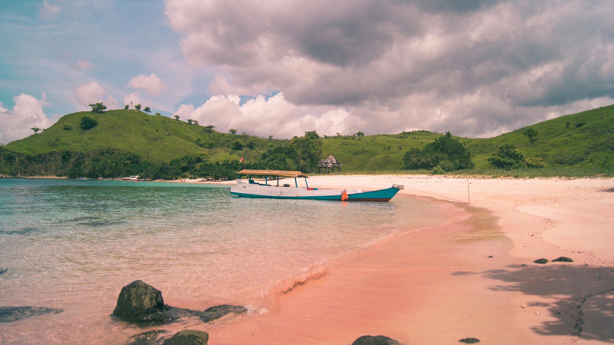 Paket Wisata Pulau Komodo - 2 Days 1 Night